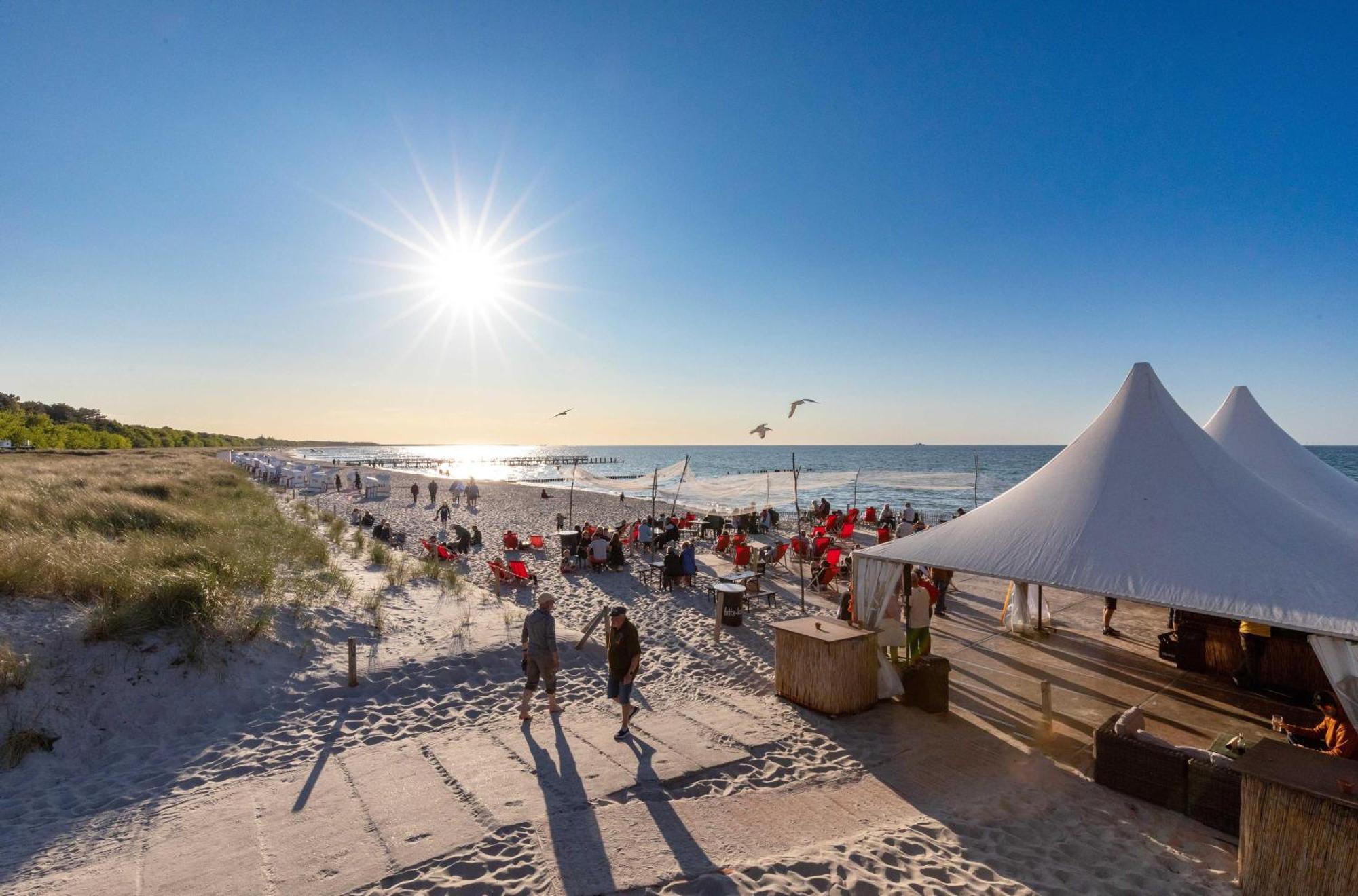 Leuchtturm An Der Seebruecke Zingst Εξωτερικό φωτογραφία